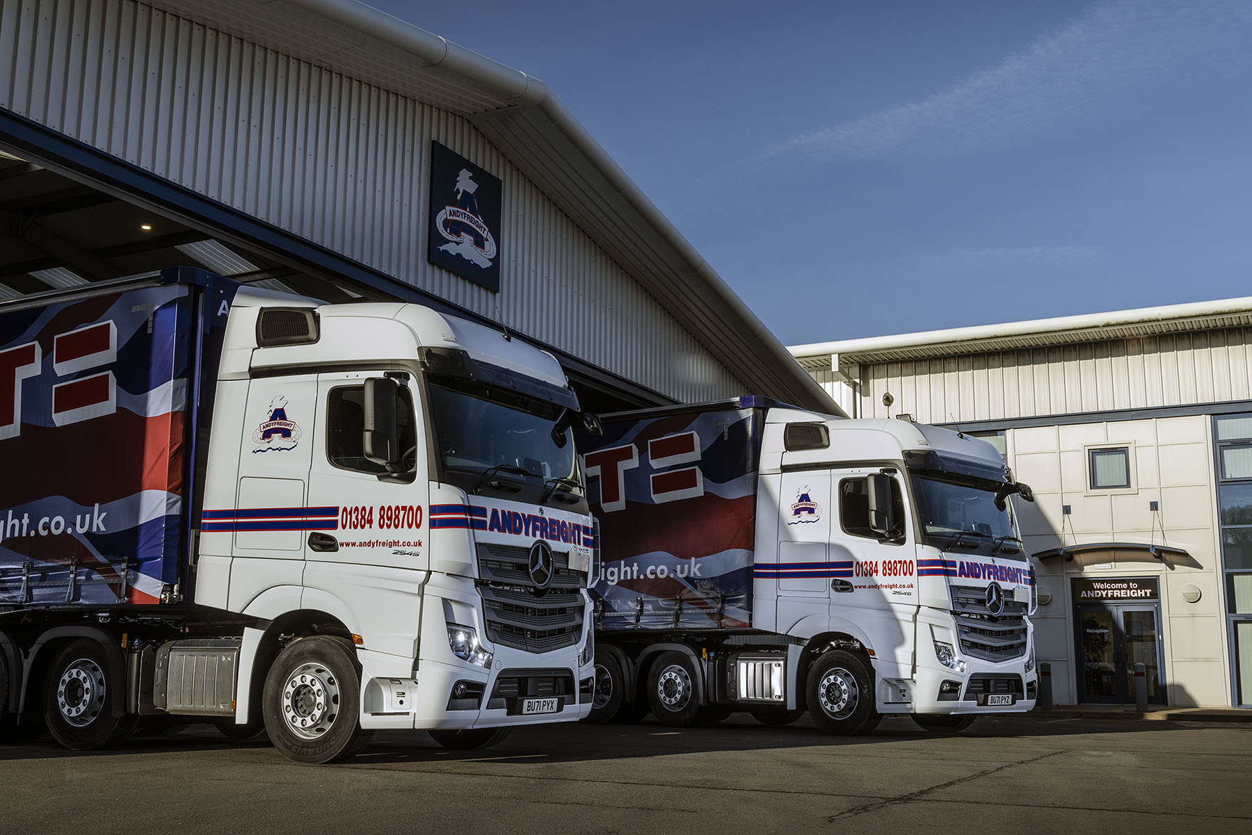 Lorry_Side_on_both.jpg
